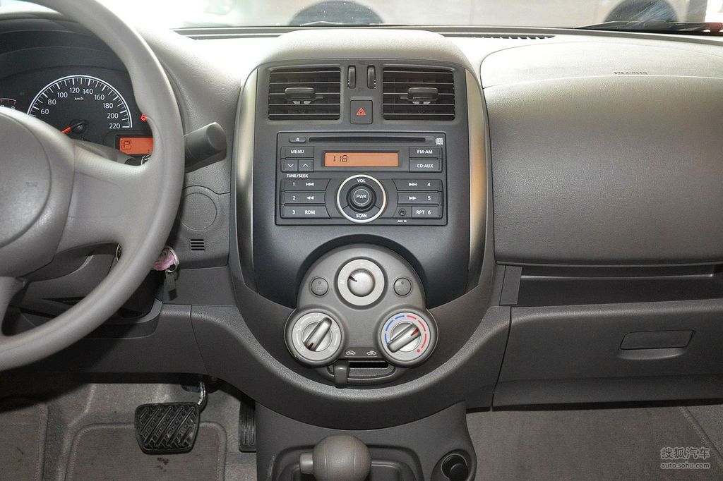 【 日产阳光高清图片】_浅色内饰_内饰_搜狐汽车网
