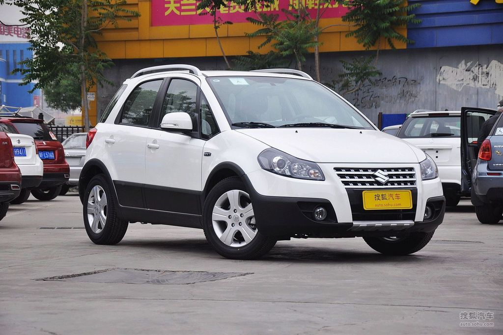 2013款铃木天语sx4锐骑1.6l自动运动型