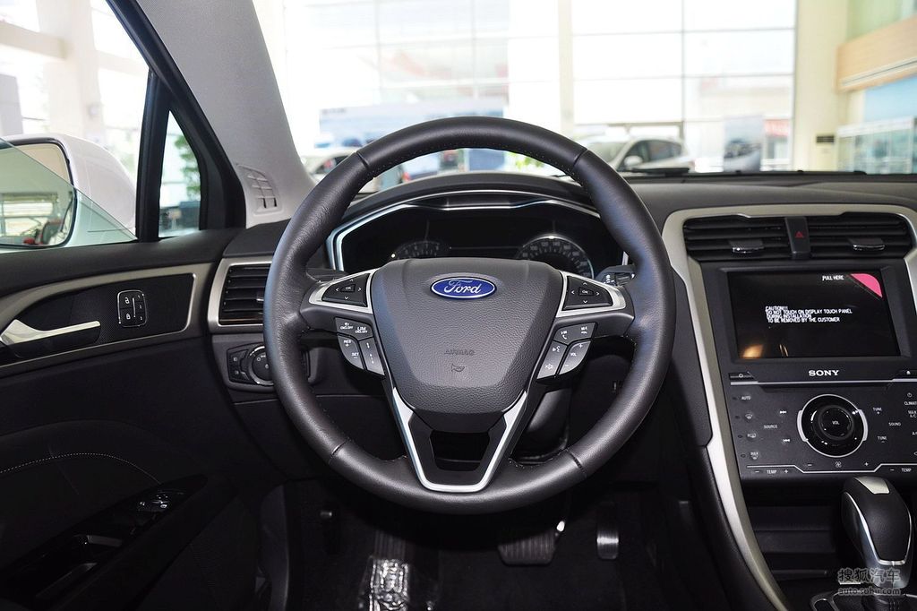 98万     询底价看配置 图片描述 搜狐汽车 新车】长安福特宣布,全新