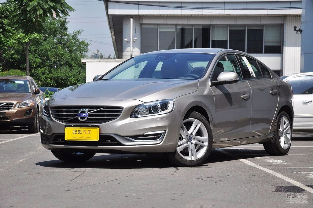 2014款沃尔沃s60t5智雅版到店实拍