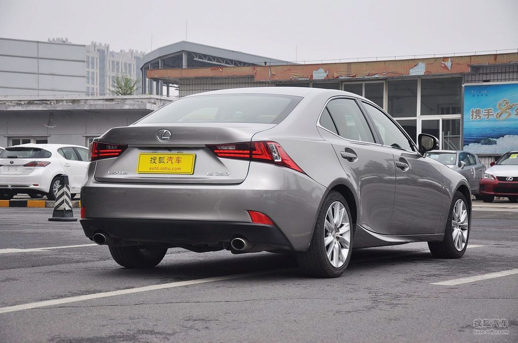 2013款雷克萨斯is250豪华版