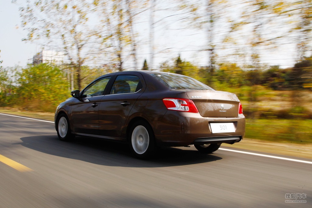 2013款东风标致301尊贵版试驾实拍