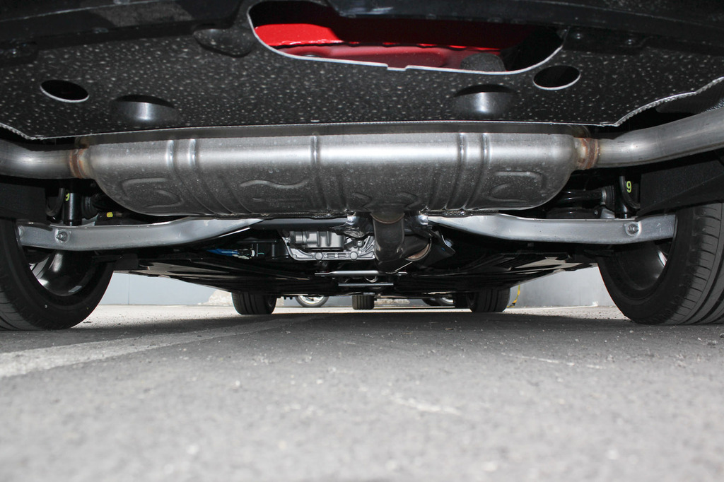 【 奔驰cla级高清图片】_底盘发动机_搜狐汽车网