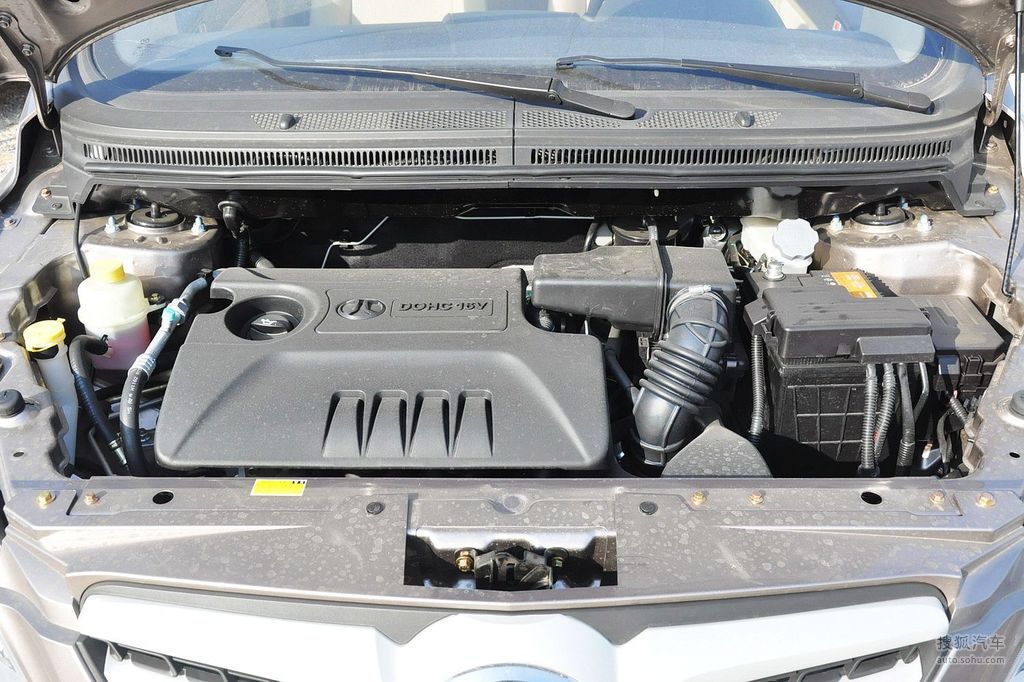 2013款北京汽车e130手动乐天型   发动机特写     提示:支持键盘翻页