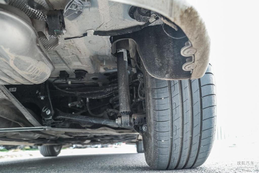 【 宝马2系旅行车高清图片】_底盘发动机_搜狐汽车网