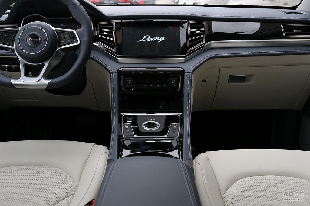 2018款众泰大迈x720t自动尊贵型