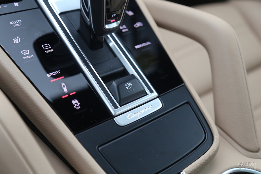 2018款保时捷cayenne 3.0t - 手刹提示:支持键盘翻页 ←左 右