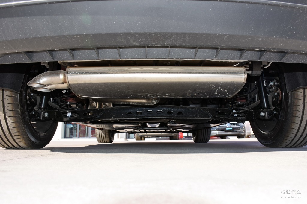 【 大众朗逸 两厢高清图片】_底盘发动机_搜狐汽车网