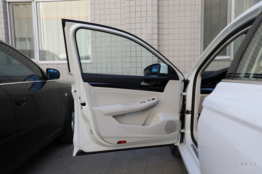 2020款一汽大众宝来纯电尚pro车门内饰提示支持键盘翻页左右