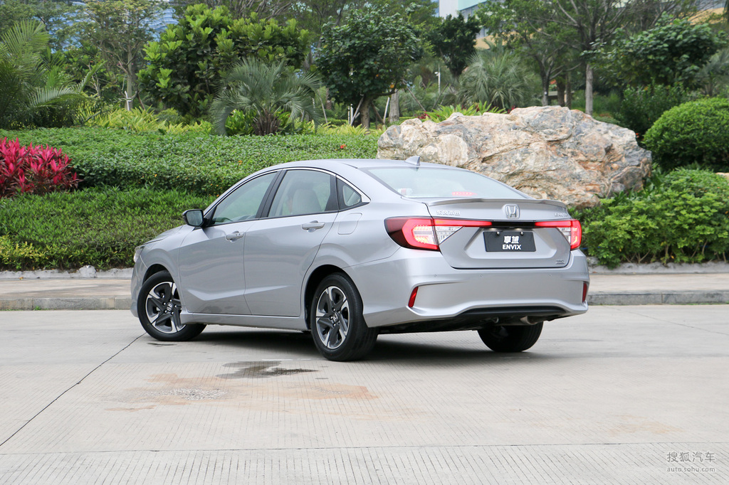 侧后45°提示:支持键盘翻页 ←左 右→外观颜色:圣辉银晶耀白本田享域