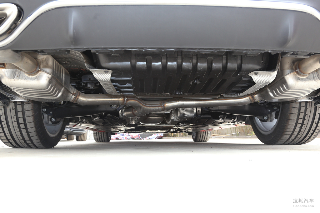 【 奔驰cls级高清图片】_2018款 cls 300 豪华型_底盘发动机_搜狐汽车