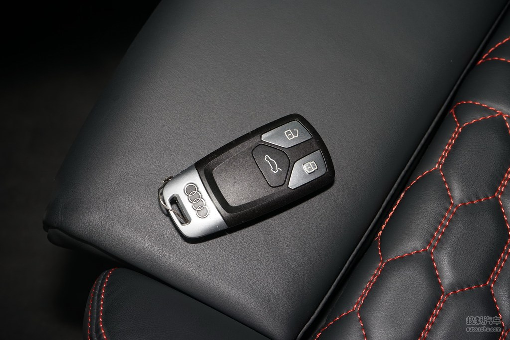 2019款奥迪rs 4 2.9t avant - 汽车钥匙提示:支持键盘翻页 ←左 右
