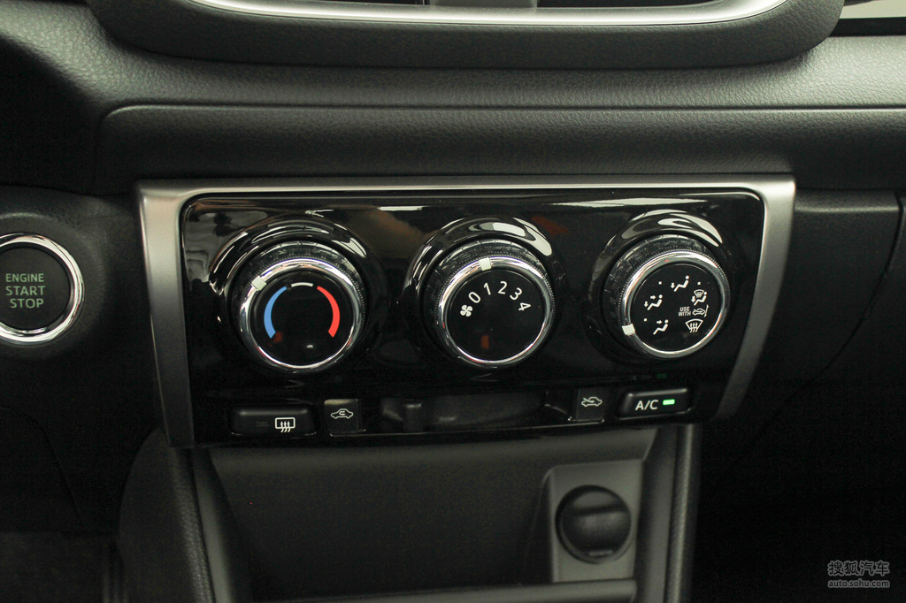 5l cvt尊贵版 - 空调控制面板提示:支持键盘翻页 ←左 右