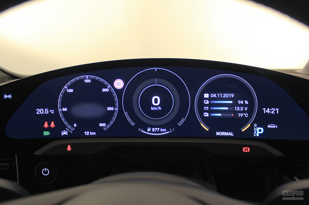 搜狐汽车>图库>保时捷>保时捷>taycan> turbo s -仪表板 提示:支持