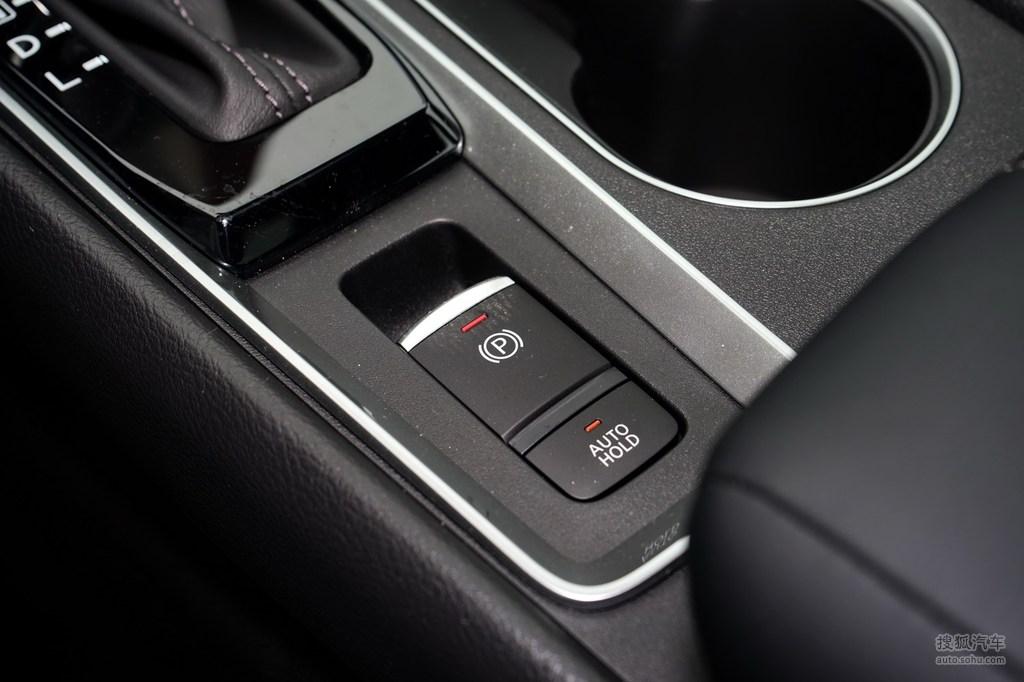 2020款日产天籁20lxlupper智行版手刹提示支持键盘翻页左右