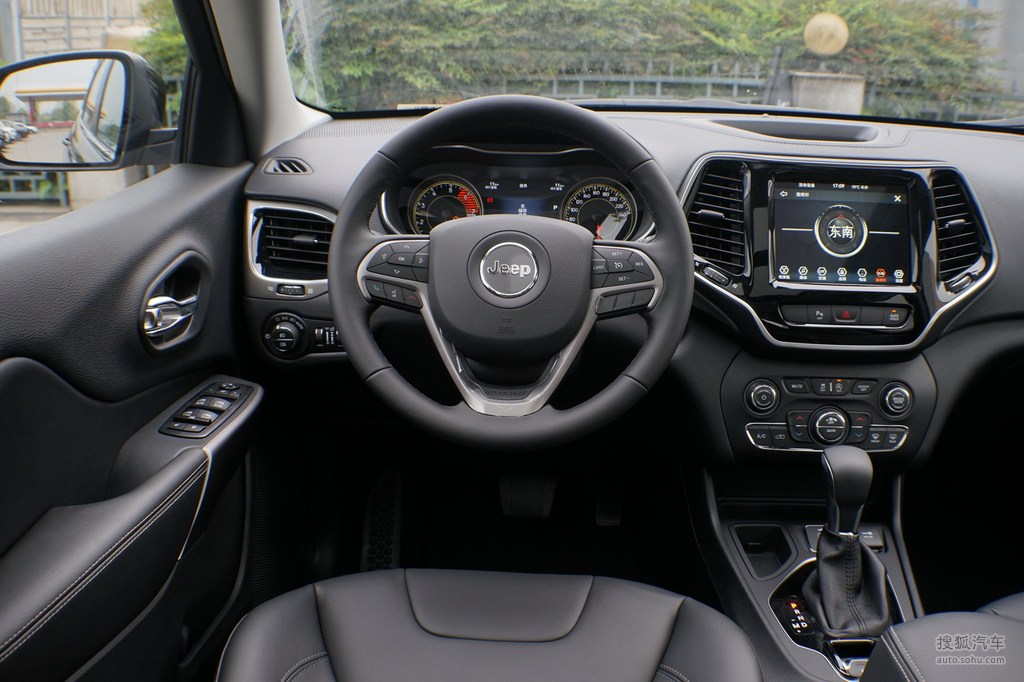 【 jeep自由光高清图片】_2020款 2.