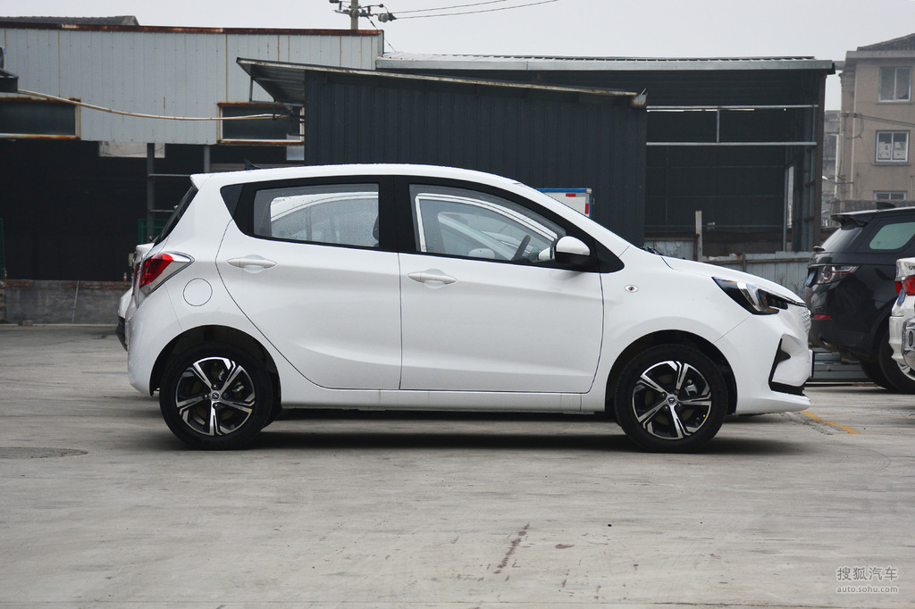 2020款长安奔奔estar心动版