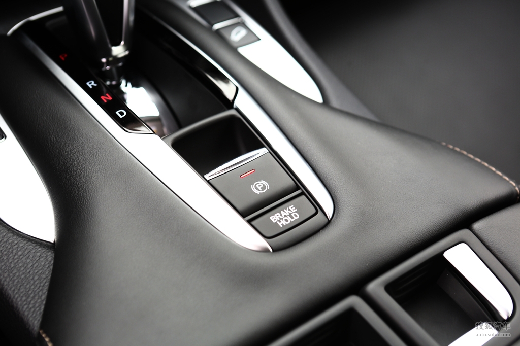 2020款本田冠道 240turbo 两驱尊享版 - 手刹提示:支持键盘翻页 ←左
