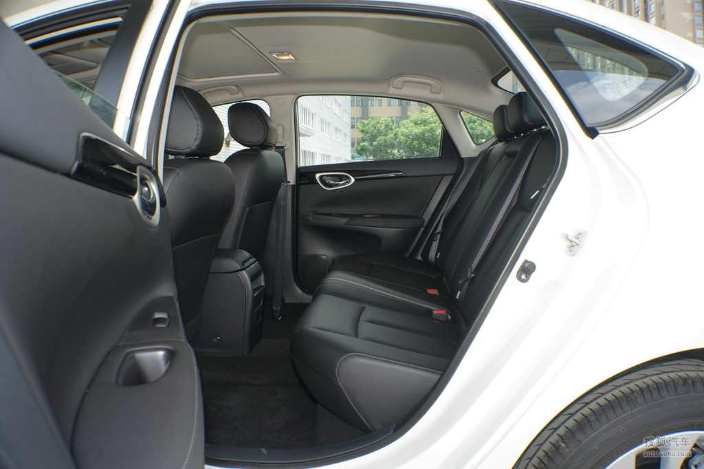 【 日产轩逸高清图片】_2021款 经典 1.