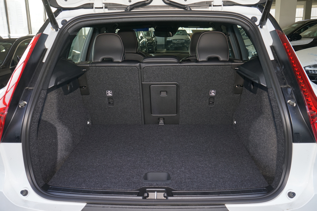 【 沃尔沃xc40高清图片】_空间展示_搜狐汽车网