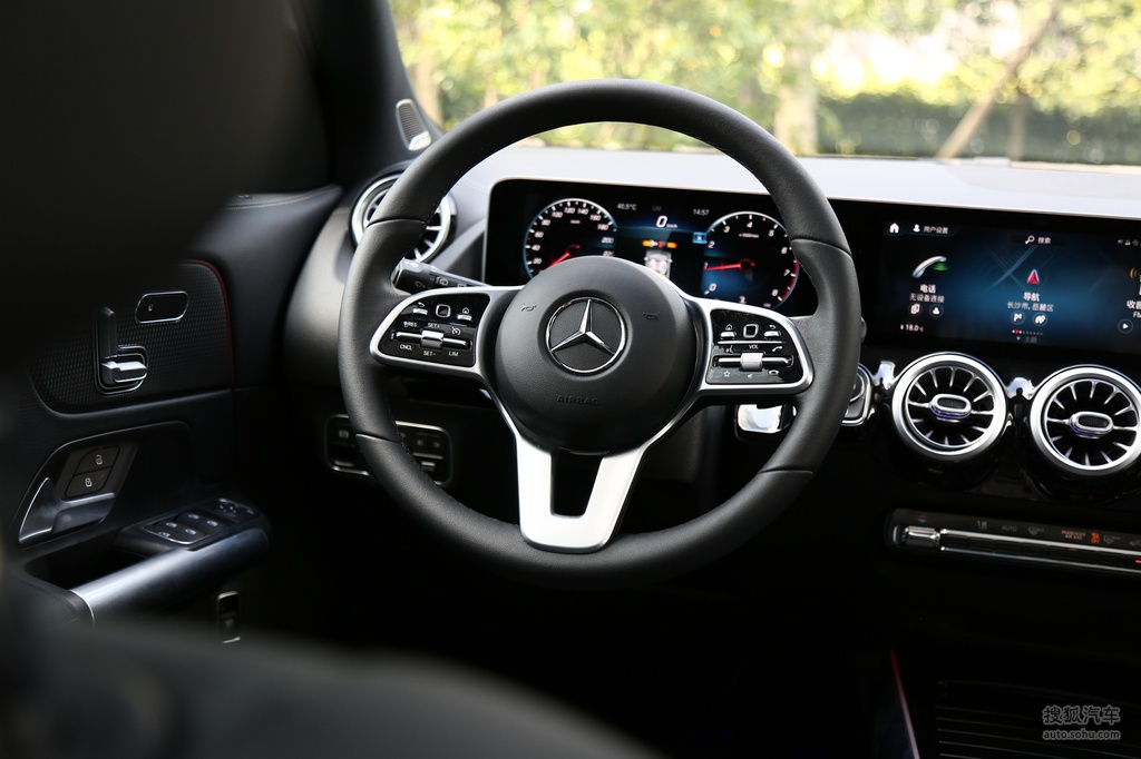 【 奔驰gla级高清图片】_2020款 gla 200_黑色_内饰_搜狐汽车网