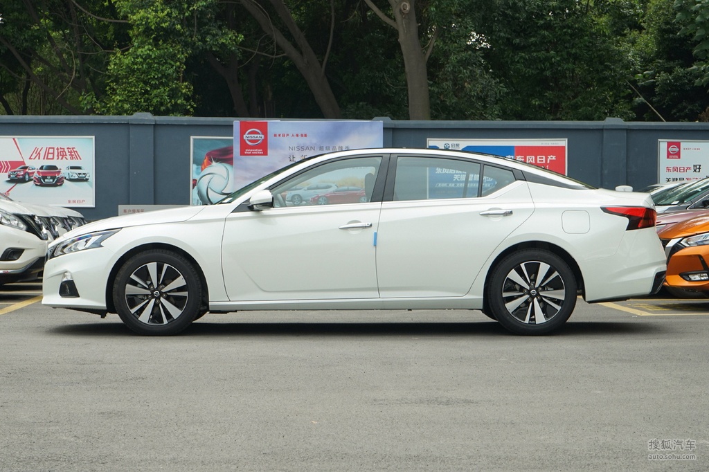 【 日产天籁高清图片】_2020款 改款 2.