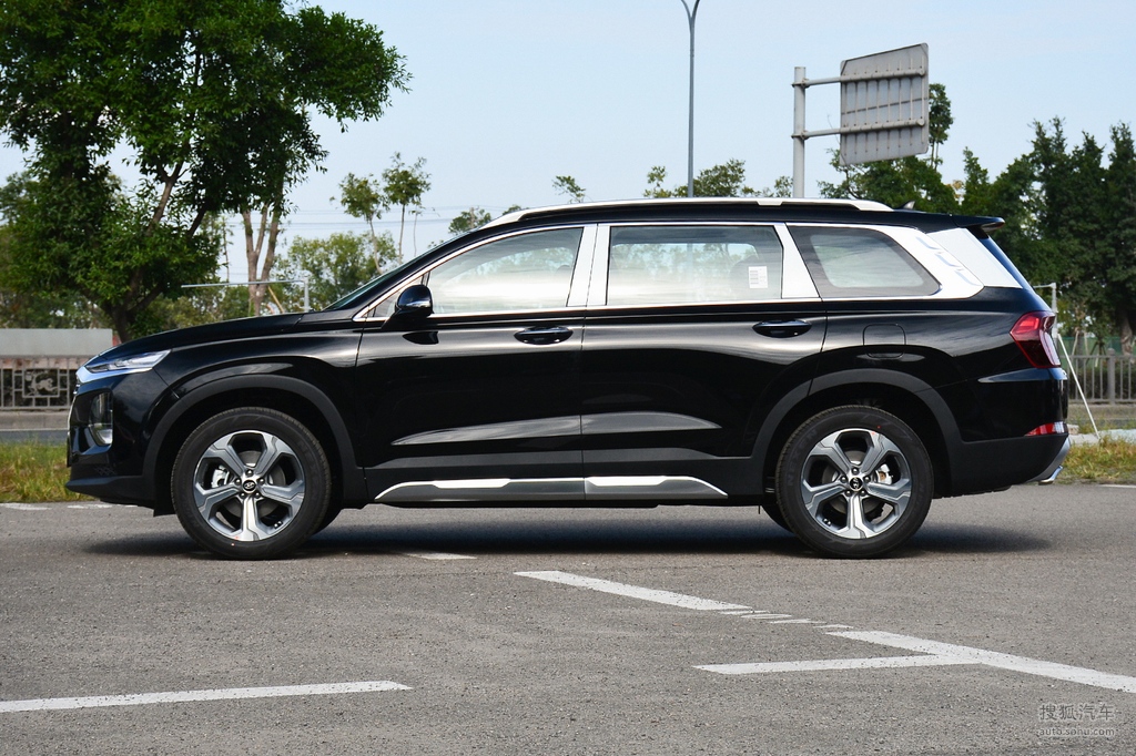 2020款现代第四代胜达380tgdigls自动两驱豪华