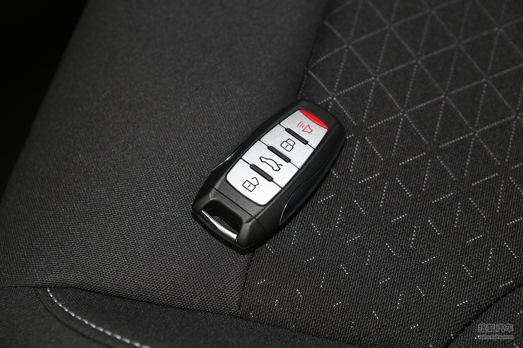 2021款哈弗m6plus15tdct精英智联型汽车钥匙提示支持键盘翻页左右