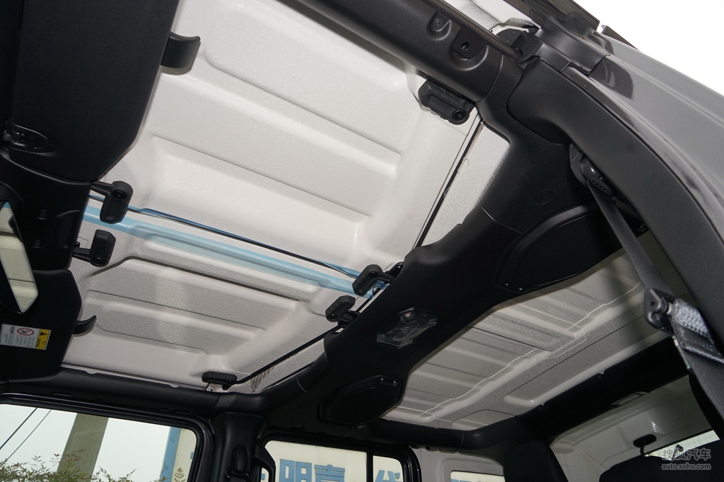 jeep牧马人四门版