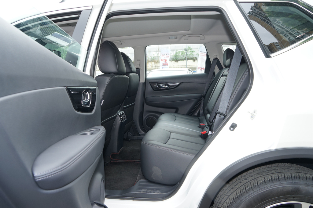 【 日产奇骏高清图片】_空间展示_搜狐汽车网