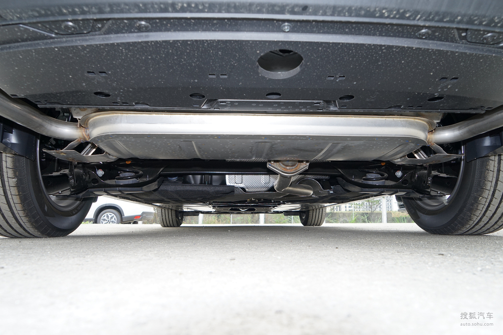 【 马自达mazda3axela昂克赛拉 三厢高清图片】_底盘发动机_搜狐汽车