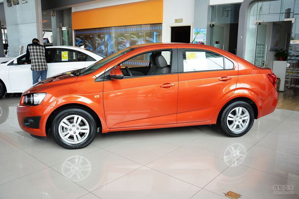 雪佛兰爱唯欧三厢