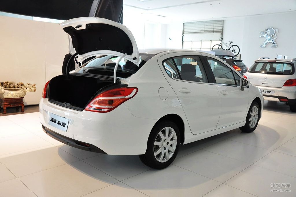 搜狐汽车>图库>标致>东风标致>308组图>2013款标致3081.