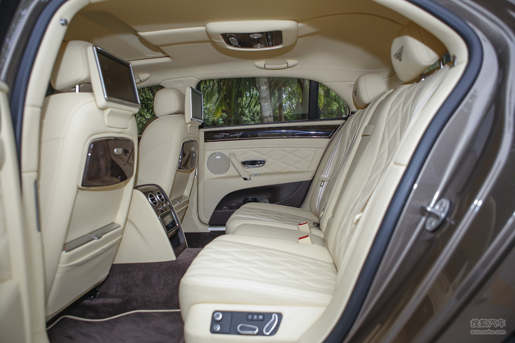 【 宾利飞驰高清图片】_黑色/米色_内饰_搜狐汽车网