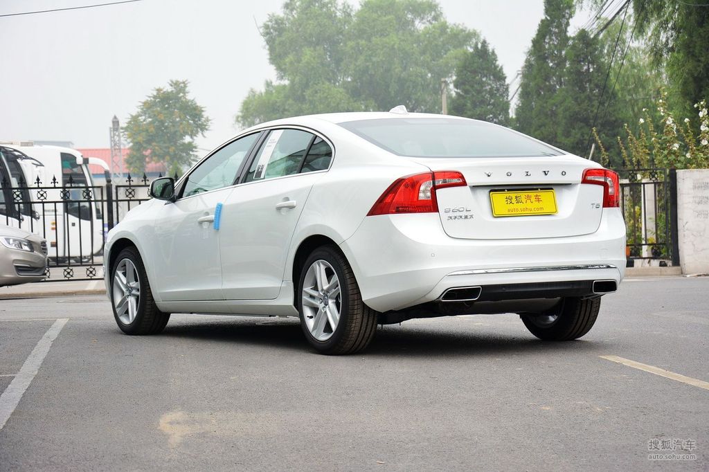 2015款沃尔沃s60l t5智驭版 - 侧后45°提示:支持键盘翻页 ←左 右