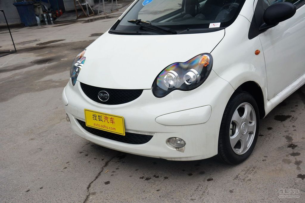 【 比亚迪f0高清图片】_天山白_外观_搜狐汽车网