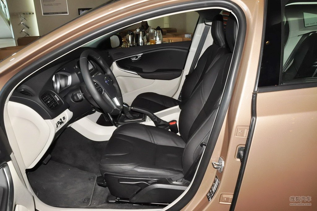 【 沃尔沃v40高清图片】_黑色_内饰_搜狐汽车网