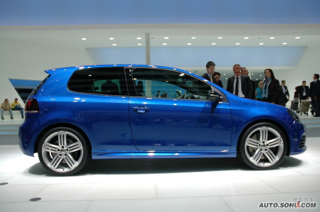 78萬 詢底價看配置 2009法蘭克福車展大眾golf r 提示:支持