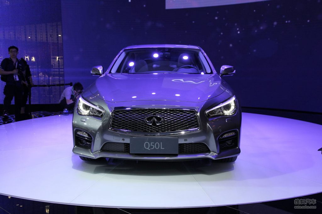 英菲尼迪q50l成都车展实拍