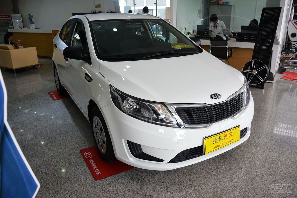 2012款起亚k2 1.4l mt gl纪念版