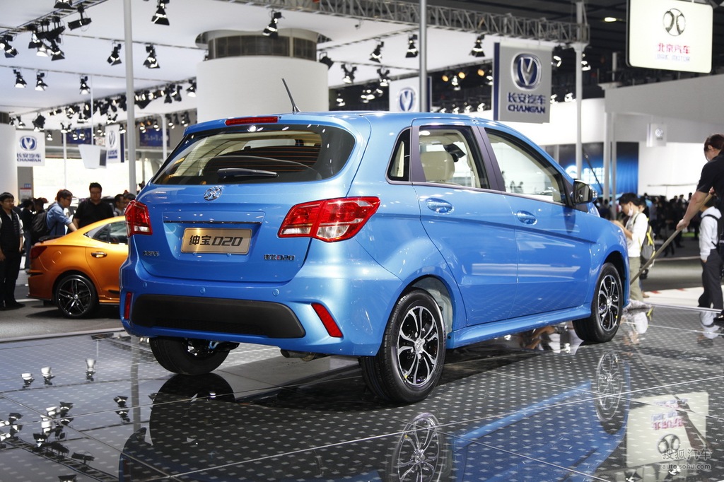 【 北汽绅宝d20 两厢高清图片】_绅宝d20两厢广州车展实拍_搜狐汽车网