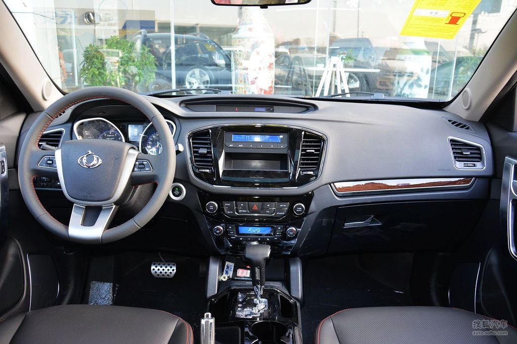 左 右→外观(117)内饰(181)空间(24)底盘/动力(39)黑色吉利gx74s店