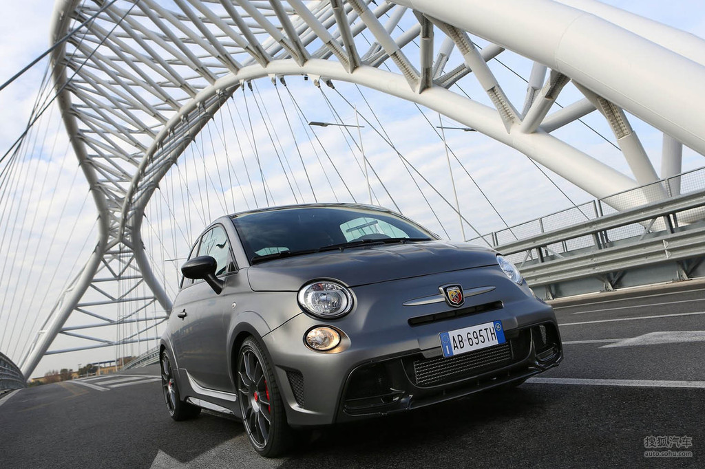 2015款菲亚特695abarthbiposto