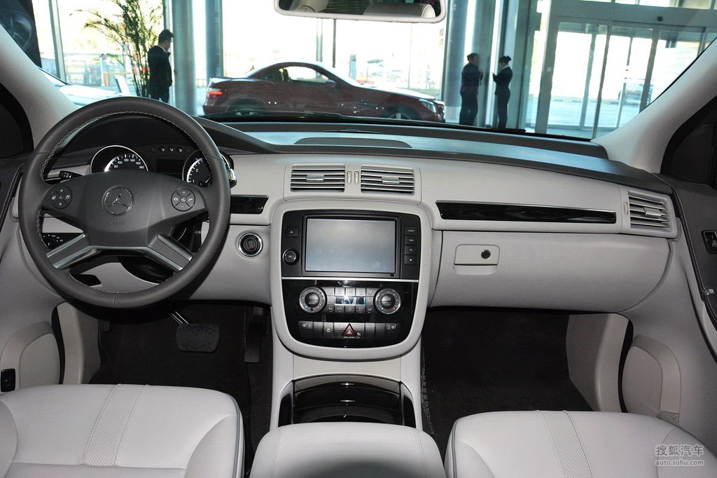 【 奔驰r级高清图片】_2014款 r400 4matic豪华型_内饰_搜狐汽车网