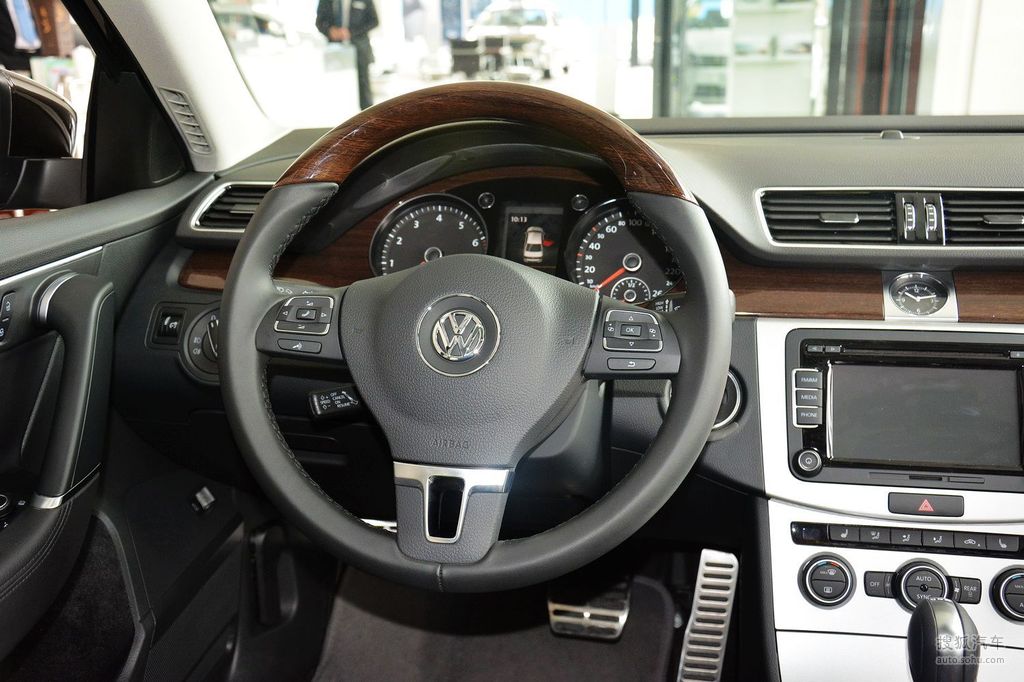 2015款大众迈腾18tsi尊贵型方向盘提示支持键盘翻页左右