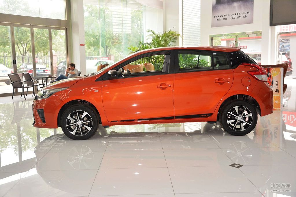2015款丰田yarisl致炫15g自动橙色限量版正侧提示支持键盘翻页左右