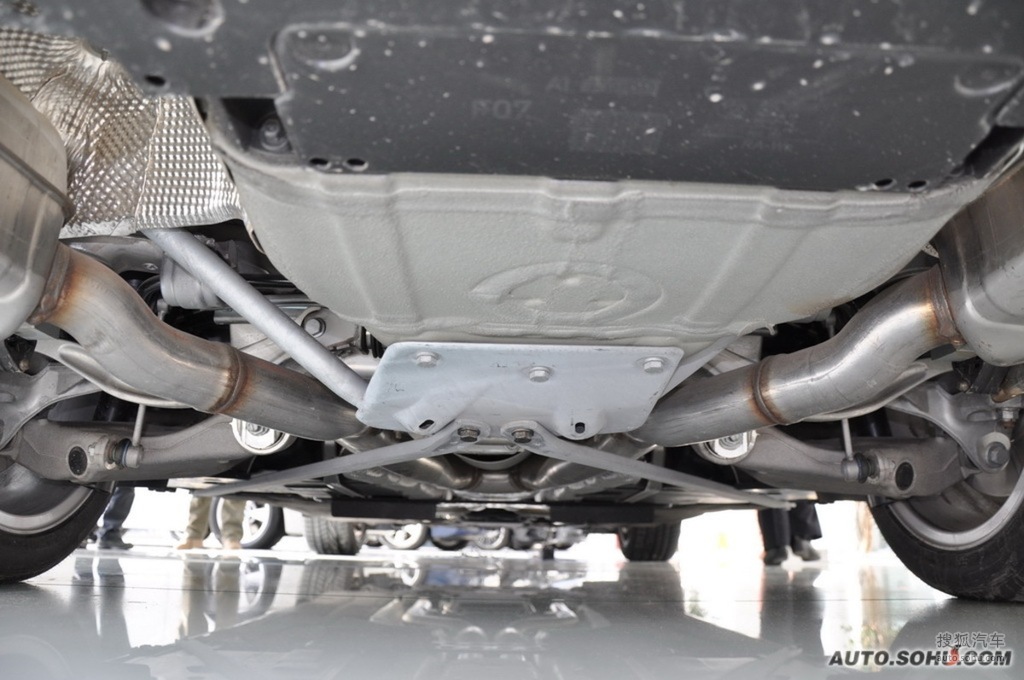 【 宝马5系gt高清图片】_2010款 550i gt豪华型_底盘发动机_搜狐汽车