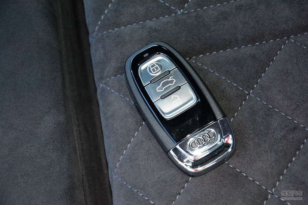 70万     询底价看配置 2016款奥迪rs7 sportback - 汽车钥匙