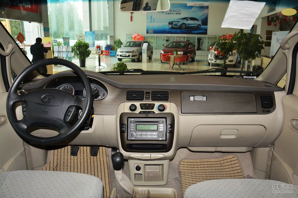 搜狐汽车>图库>江淮>江淮>瑞风>2011款江淮瑞风2.