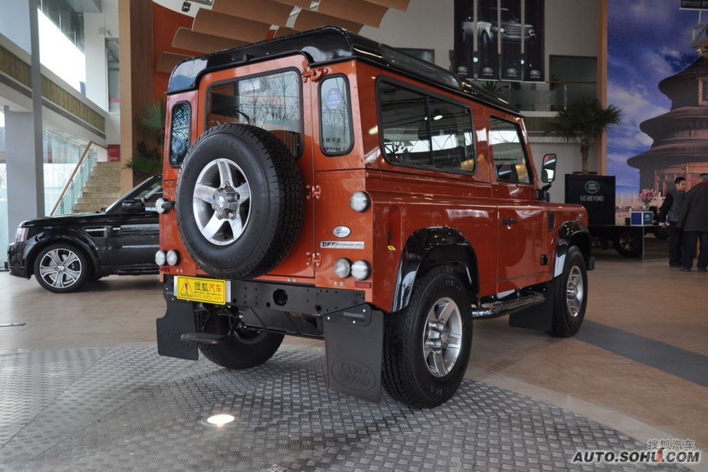 2010款路虎卫士火版到店实拍